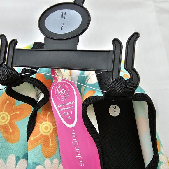 NWT, Ladies Floral Design Water Shoes Yellow, Aqua Multi Color Women's Size 6-10 - Picture 4 of 11